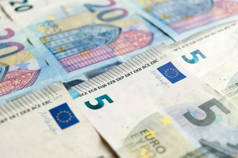 EBC utrzymał stopy. Co to oznacza dla kredytów w Polsce
